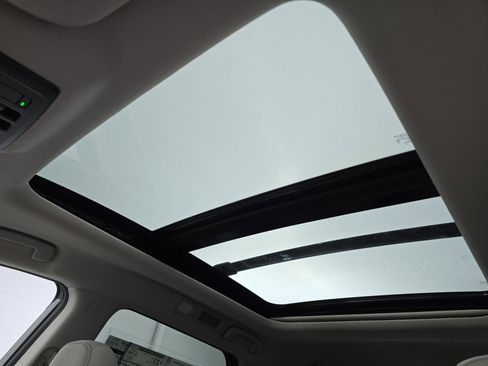 New 2025 Nissan Pathfinder SV image 30