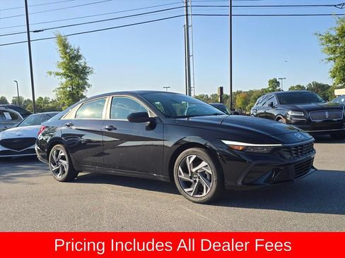Used 2025 Hyundai Elantra Sport FWD image 1