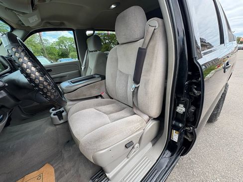 Used 2005 Chevrolet Avalanche Z71 w/ Preferred Equipment Group image 19