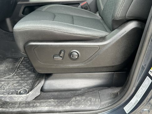 Used 2025 RAM 1500 Big Horn AWD/4WD image 10