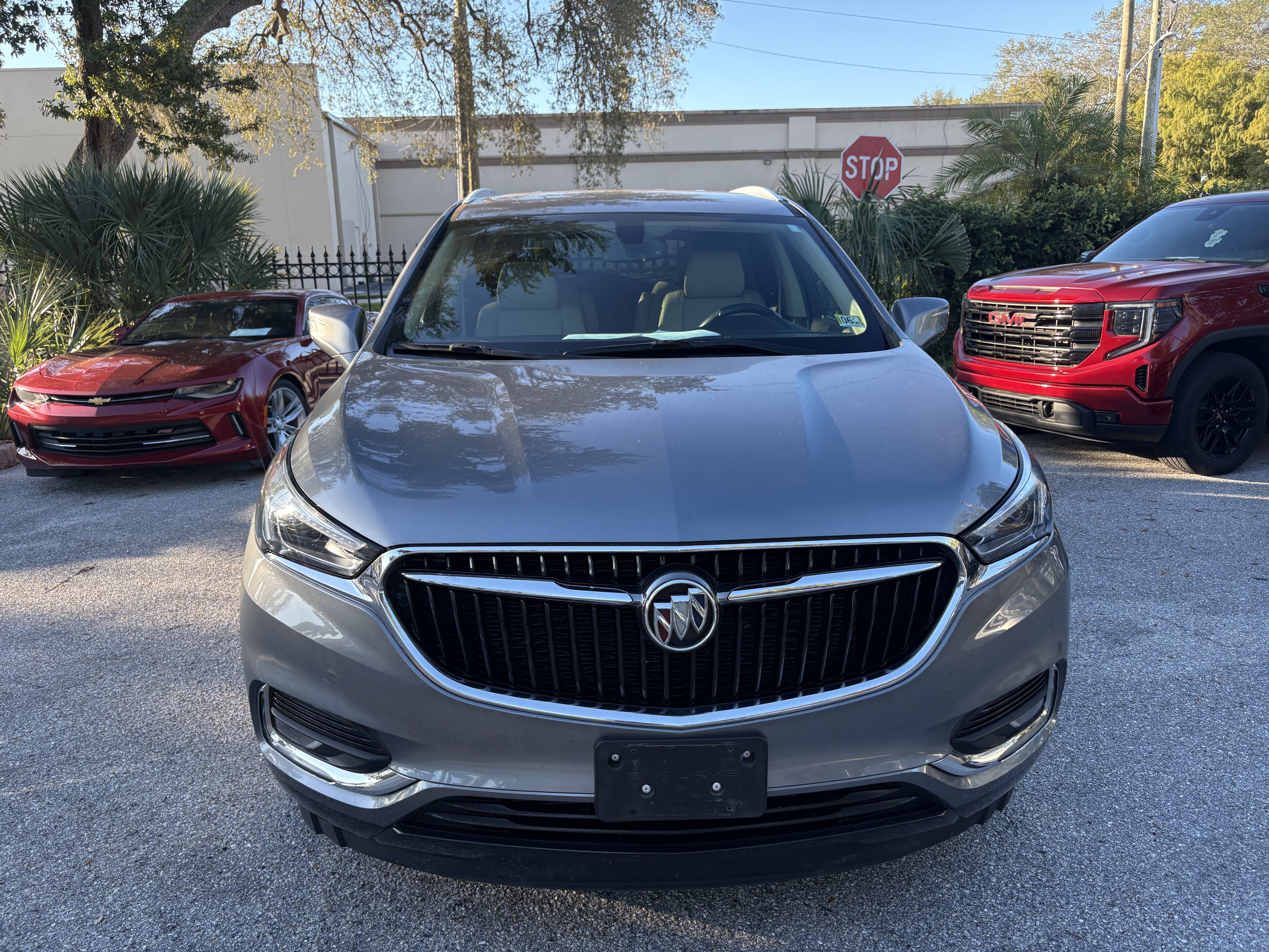 Used 2021 Buick Enclave Essence FWD image 2