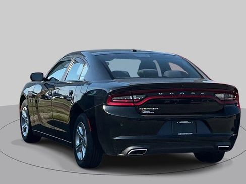 Used 2019 Dodge Charger SXT w/ Cold Weather Package RWD image 4