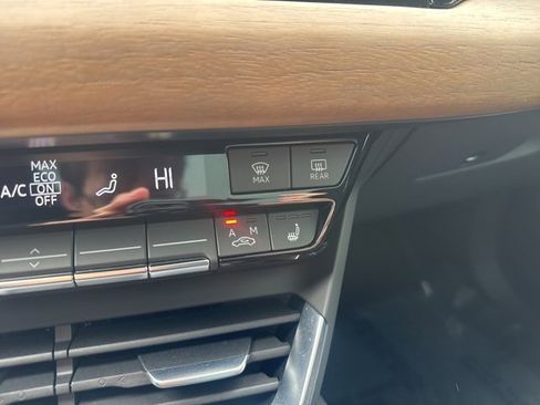 Used 2023 Audi e-tron GT Premium Plus image 28