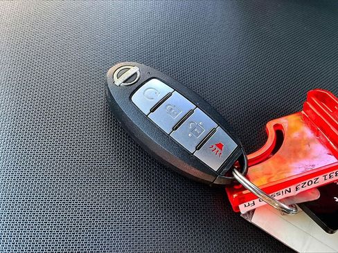 Used 2023 Nissan Frontier PRO-4X w/ Pro-4X Premium Package image 32