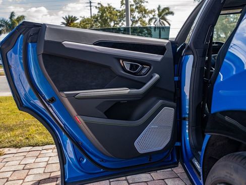 Used 2022 Lamborghini Urus image 33