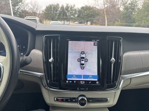 Used 2023 Volvo S90 B6 Ultimate image 26