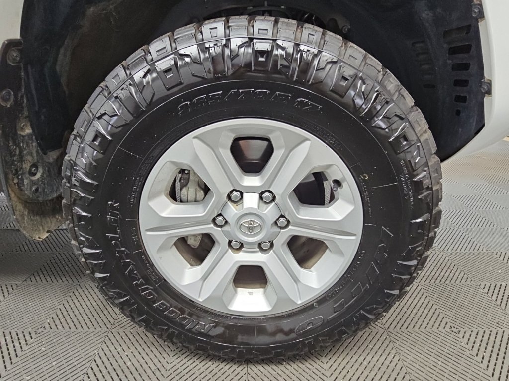 Used 2024 Toyota 4Runner SR5 Premium w/ Moonroof Package RWD image 48