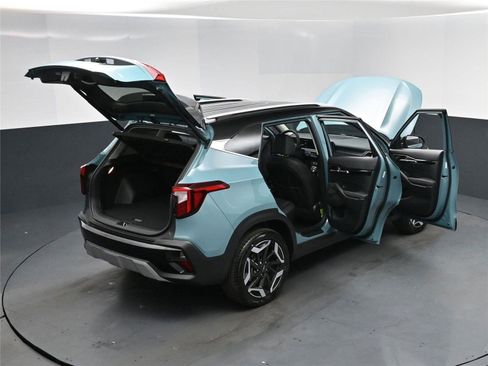 New 2026 Kia Seltos SX image 18