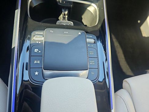 Used 2023 Mercedes-Benz GLB 250 GLB 250 image 24