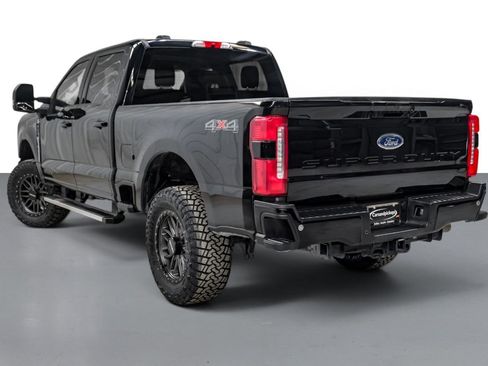 Used 2025 Ford F250 Lariat AWD/4WD image 9