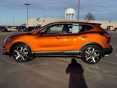 Used 2022 Nissan Rogue Sport SL w/ Premium Package image 7