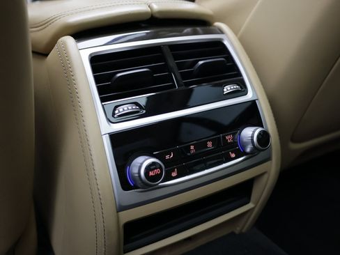 Used 2022 BMW 740i w/ Premium Package RWD image 36