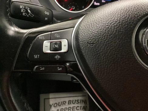 Used 2019 Volkswagen Tiguan SE w/ Panoramic Sunroof Package AWD/4WD image 17