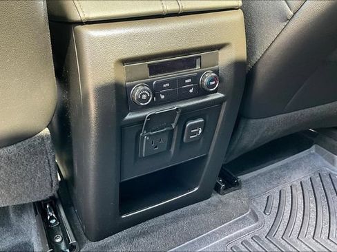 Used 2023 Chevrolet Traverse High Country AWD/4WD image 16
