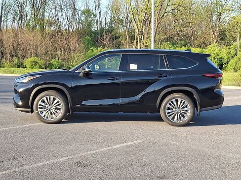 New 2026 Toyota Highlander Platinum AWD/4WD image 9