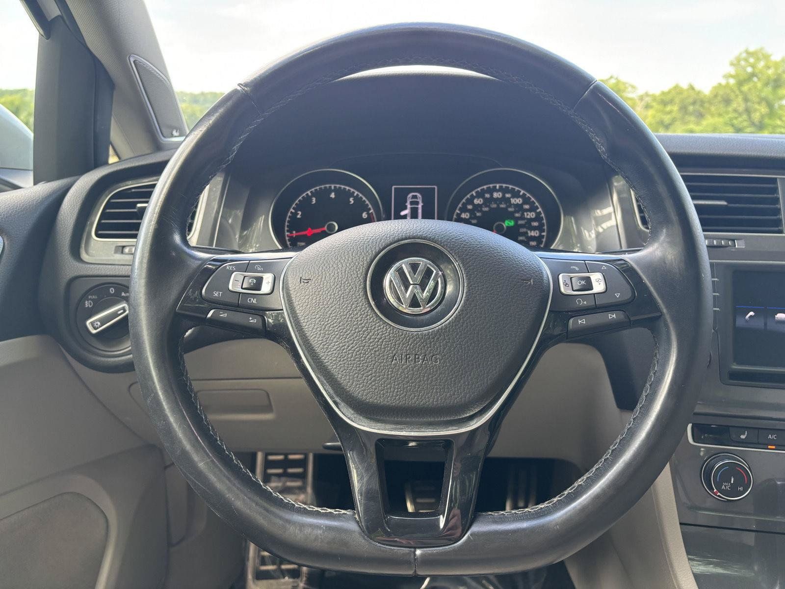 Used 2017 Volkswagen Golf Alltrack AWD/4WD image 33