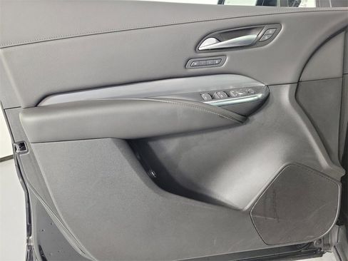 Certified 2025 Cadillac XT4 Premium Luxury image 18