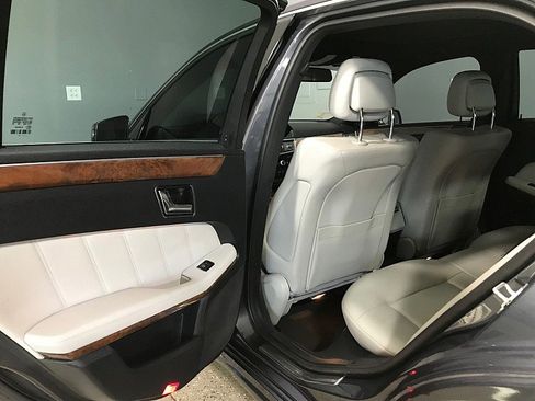 Used 2010 Mercedes-Benz E 350 Sedan image 15
