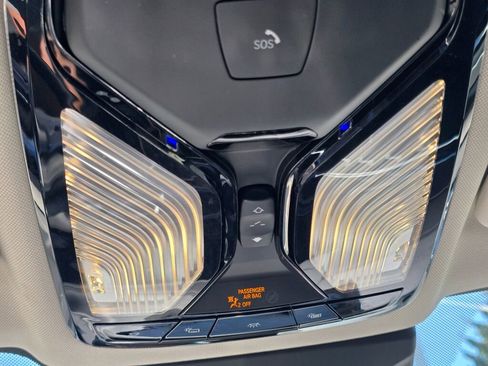 Used 2024 BMW X7 xDrive40i image 40