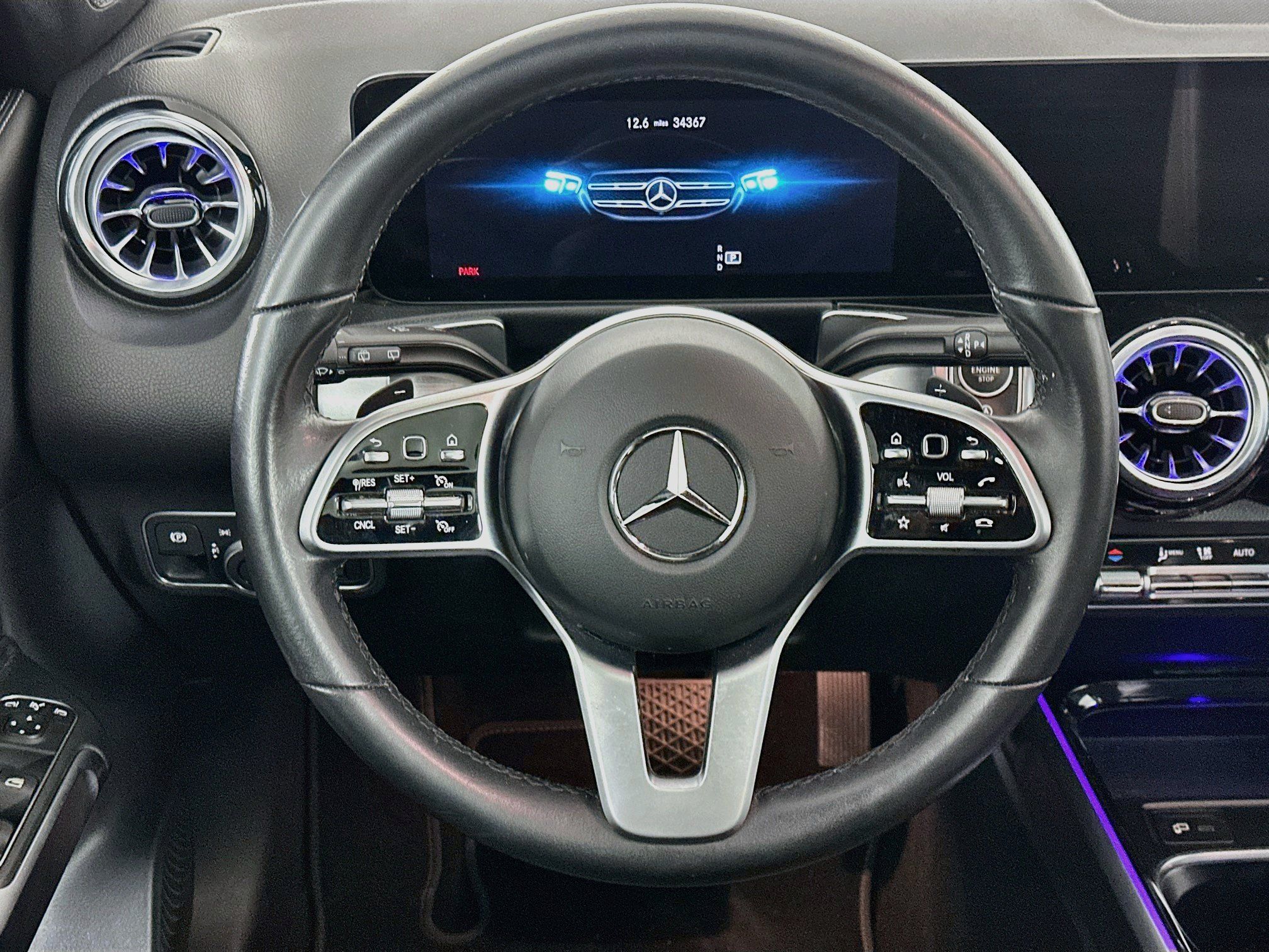 Used 2023 Mercedes-Benz GLB 250 w/ Premium Package image 18