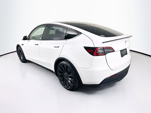 Used 2023 Tesla Model Y Performance image 5