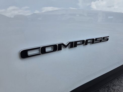 Used 2025 Jeep Compass Limited AWD/4WD image 19