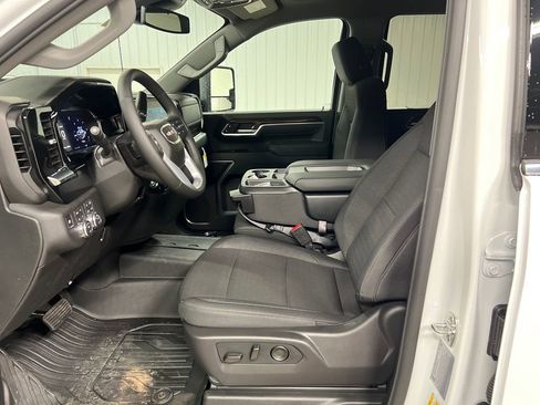 New 2026 GMC Sierra 2500 SLE w/ SLE Value Package; AWD/4WD image 12