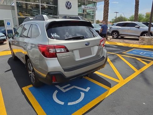 Used 2019 Subaru Outback 2.5i Limited AWD/4WD image 6
