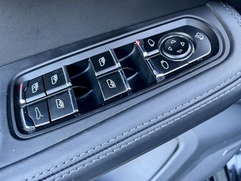 Used 2023 Porsche Macan GTS image 11