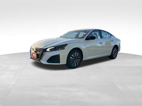 New 2025 Nissan Altima 2.5 SV image 9