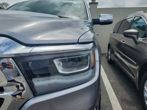 Used 2023 RAM 1500 Laramie AWD/4WD image 4