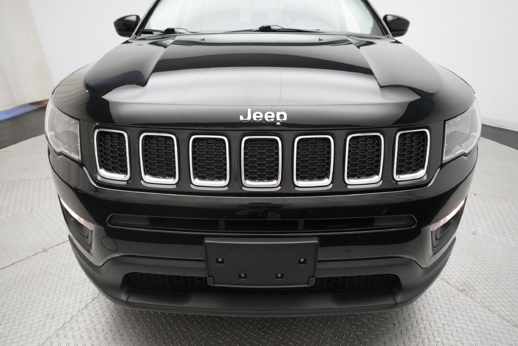 Used 2018 Jeep Compass Latitude w/ Popular Equipment Group AWD/4WD image 21