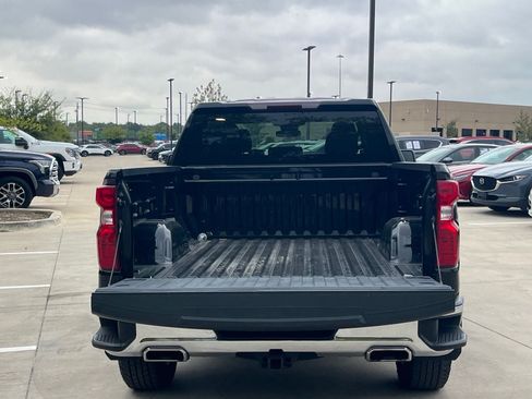 Used 2023 Chevrolet Silverado 1500 LT w/ Z71 Off-Road Package AWD/4WD image 15