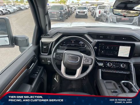Used 2025 GMC Sierra 3500 Denali w/ Denali Reserve Package AWD/4WD image 13