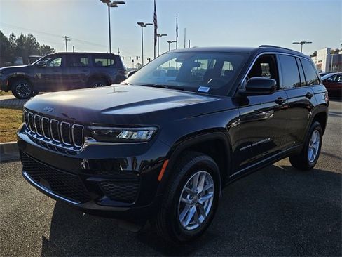 New 2025 Jeep Grand Cherokee Laredo X w/ Luxury Tech Group I image 3