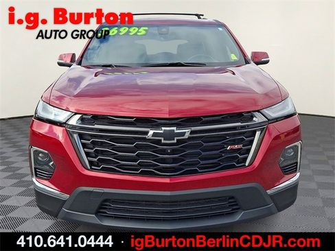 Used 2023 Chevrolet Traverse RS image 2