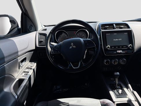 Used 2024 Mitsubishi Outlander Sport SE image 16