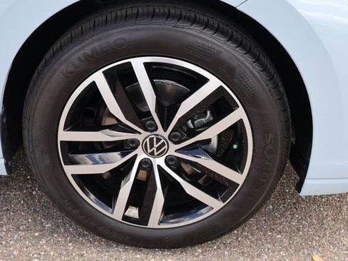 Used 2026 Volkswagen Jetta SE image 9