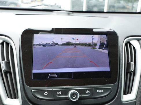 Used 2024 Chevrolet Malibu LT FWD image 17