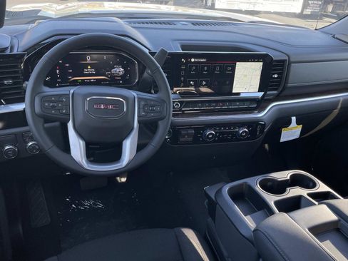 New 2026 GMC Sierra 1500 SLE w/ Preferred Package image 7