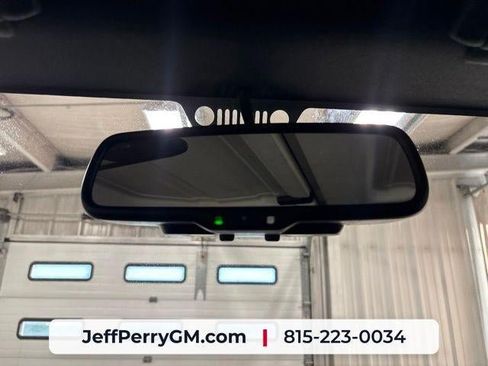 Used 2017 Jeep Wrangler Unlimited Sahara AWD/4WD image 19