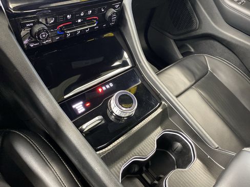 Used 2024 Jeep Grand Cherokee L Limited w/ Luxury Tech Group II image 15