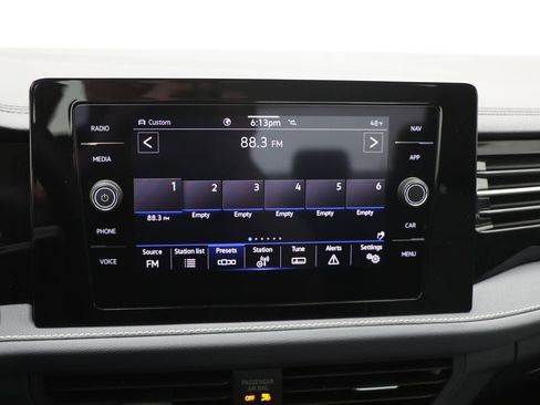 Used 2025 Volkswagen Jetta SEL image 24