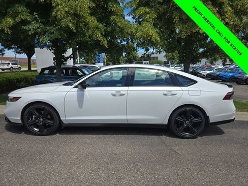 Used 2023 Honda Accord Sport image 2