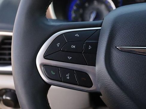 Used 2023 Chrysler Voyager LX image 14