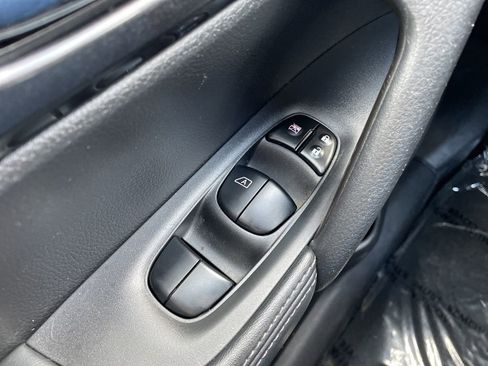 Used 2017 Nissan Rogue S w/ Appearance Package image 18