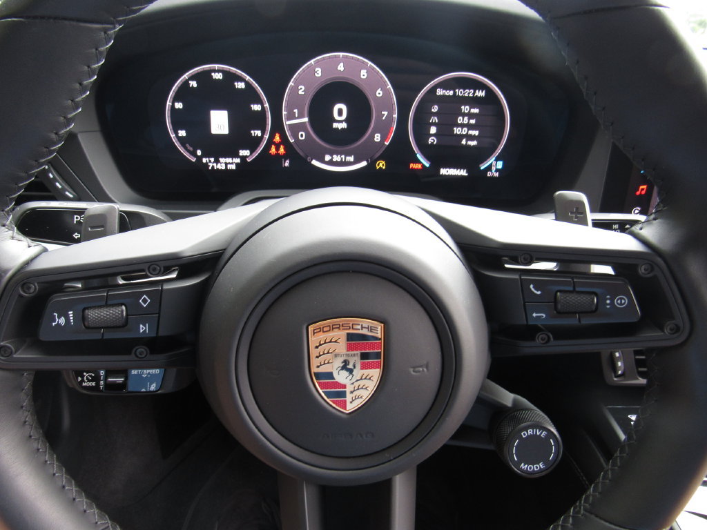 Certified 2025 Porsche 911 Carrera RWD image 36