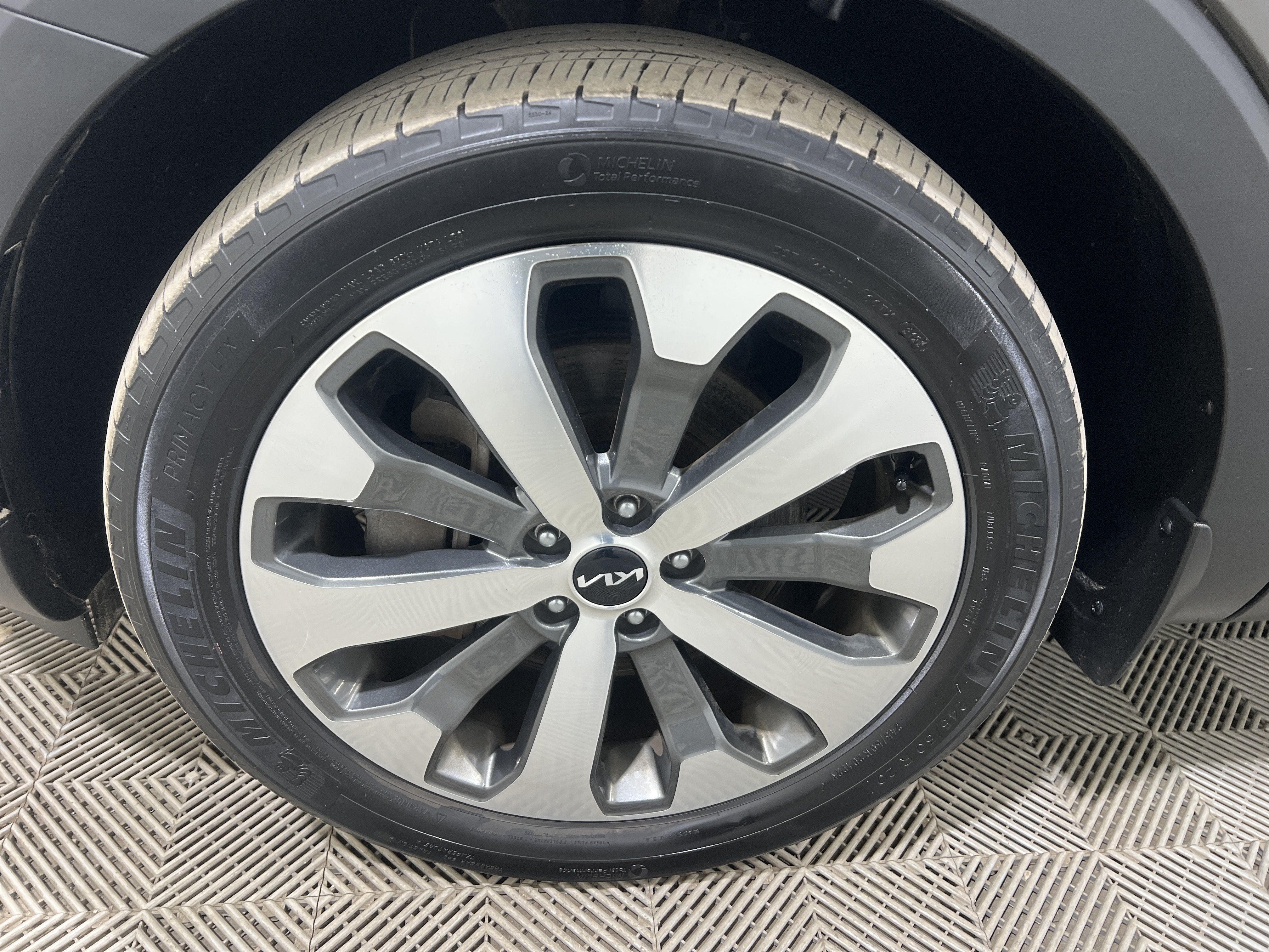 Used 2022 Kia Telluride SX AWD/4WD image 5