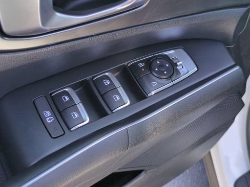 Certified 2025 Kia Sorento EX FWD image 13