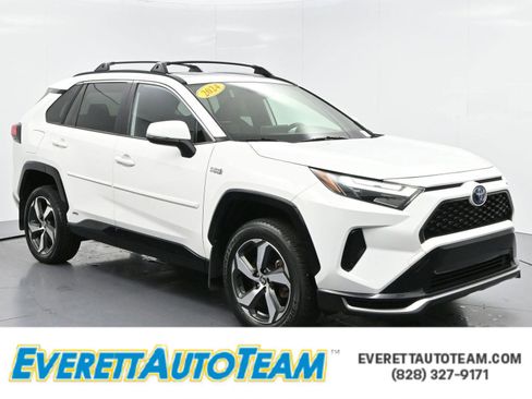 Used 2024 Toyota RAV4 SE w/ Weather & Moonroof Package AWD/4WD image 1